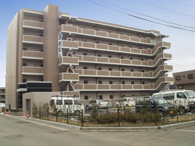 プレッサ泉中央