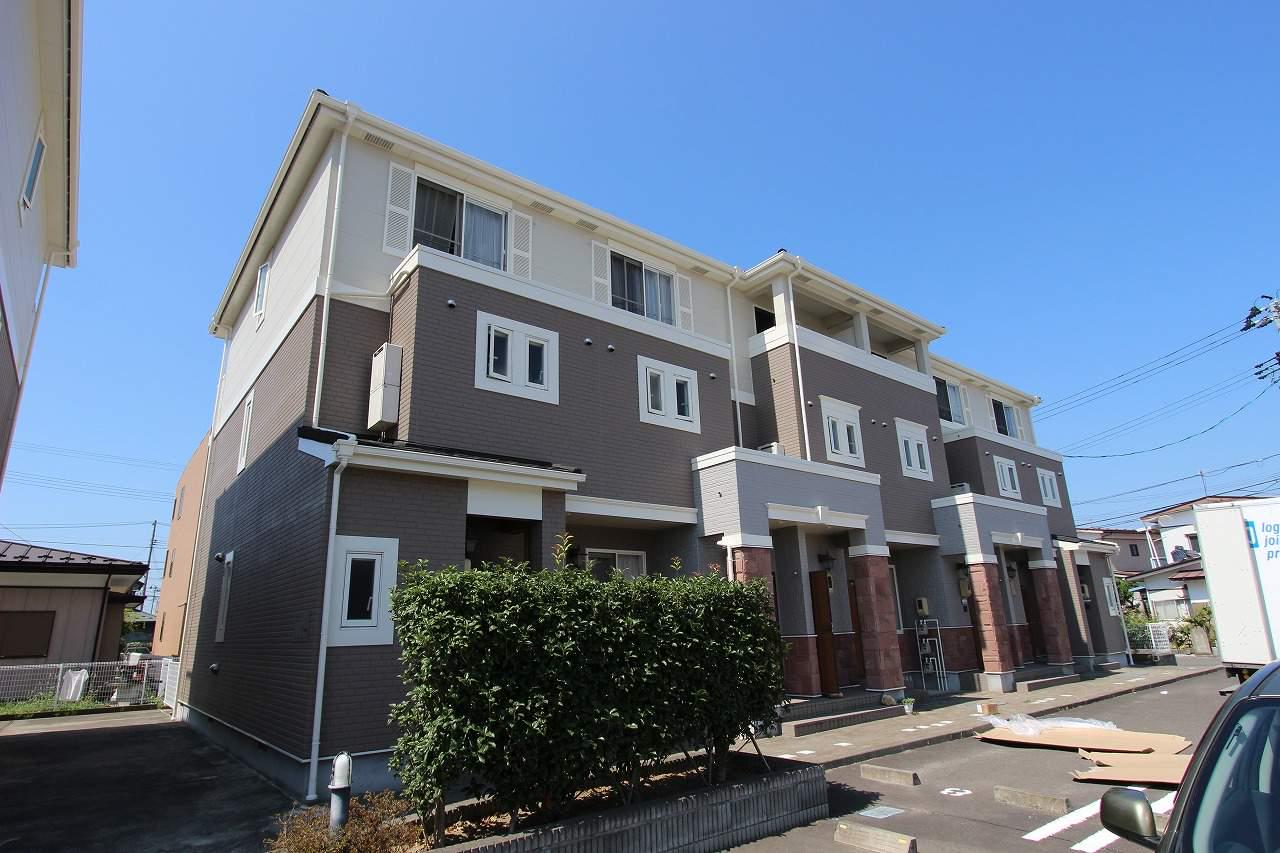 ファミールエセナD