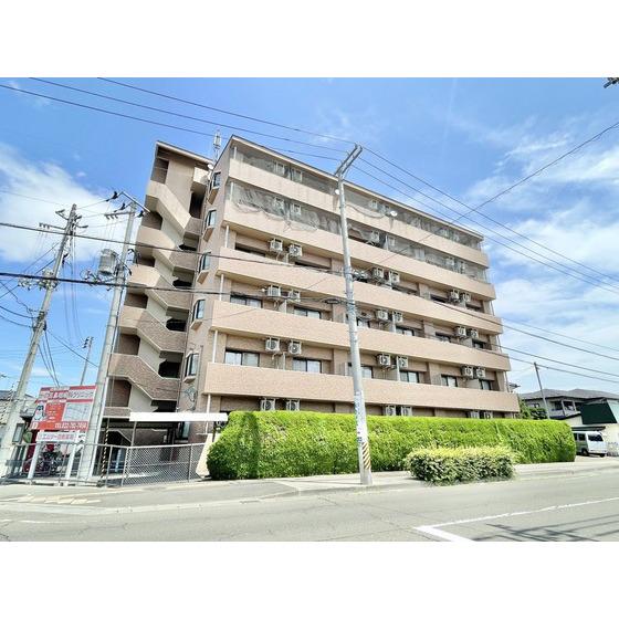 スタジオフラット