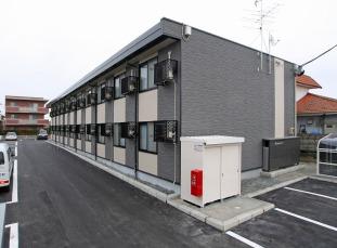 レオパレストレニア