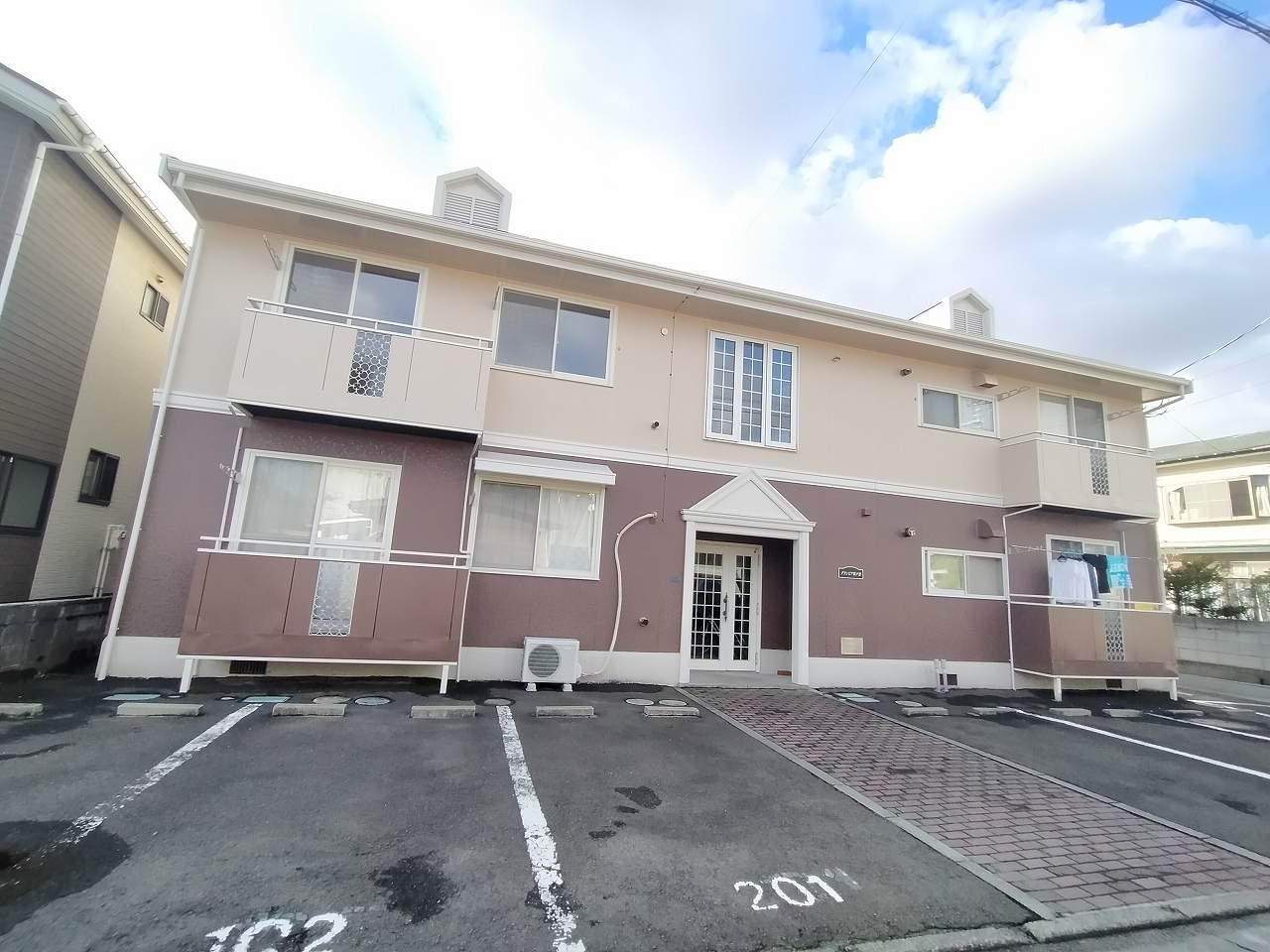 グランピア保戸野