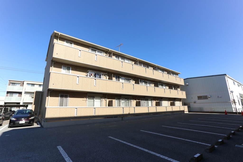 ルミエールヤナセB