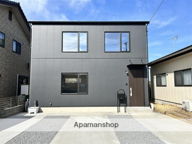 両毛線 駒形駅 徒歩19分  築1年(3LDK)