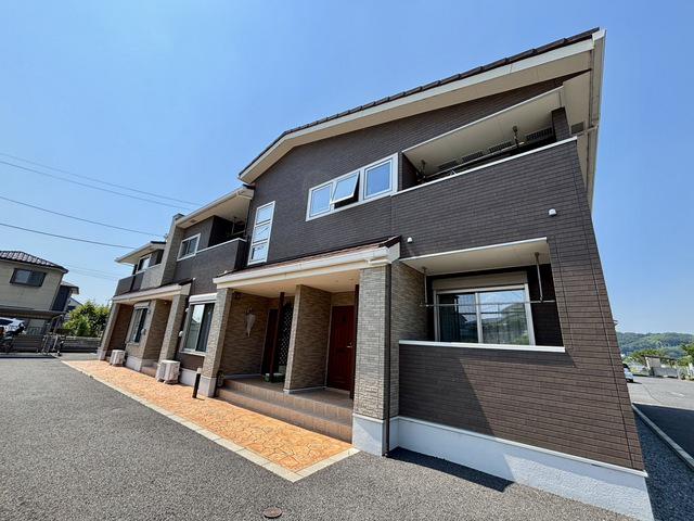 ラ・ティーダヒルズ W