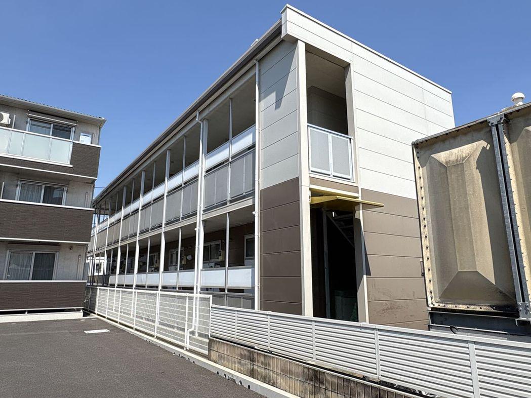 レオパレスバックス