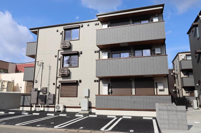 アヴァンスコート参番館