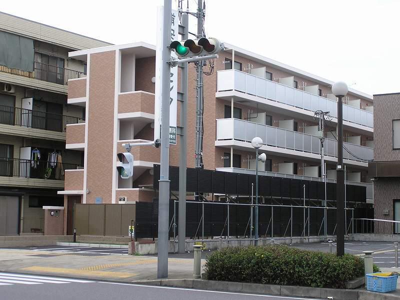 レオパレスアザレア