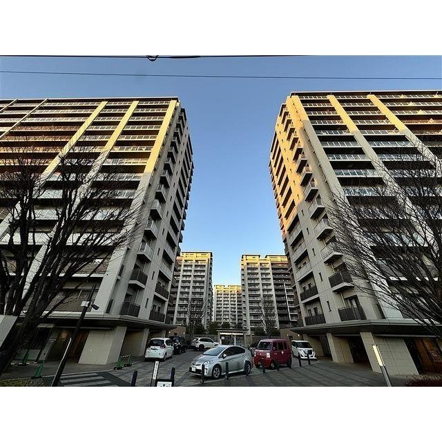 ユトリシア四番街(4LDK/1階)