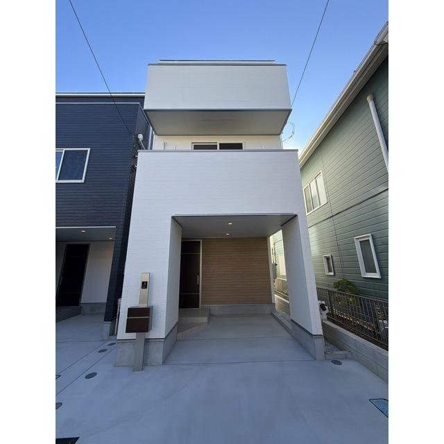 江ノ島電鉄 腰越駅 徒歩4分 3階建 築1年