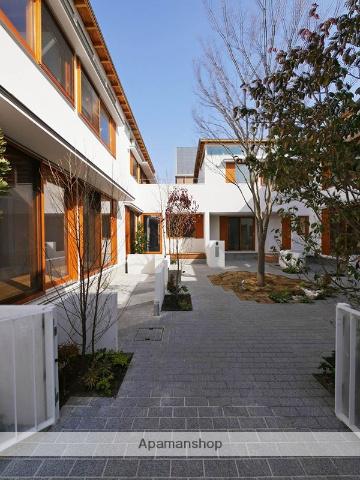 YS HOUSE