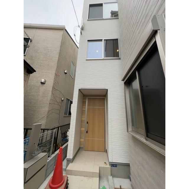 東武伊勢崎・大師線 鐘ケ淵駅 徒歩6分  築4年(1SLDK)