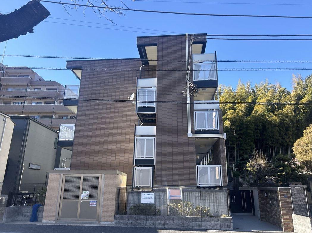 レオパレスア ボンド