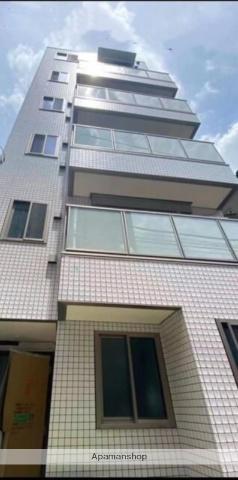 クリスタル ビルディング