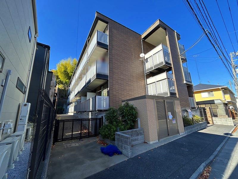 レオパレスア ボンド