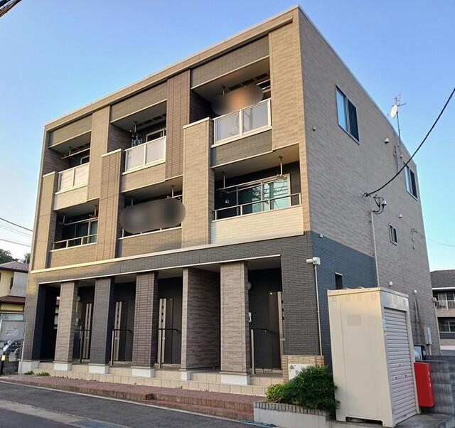 神奈川県平塚市 3階建 築9年