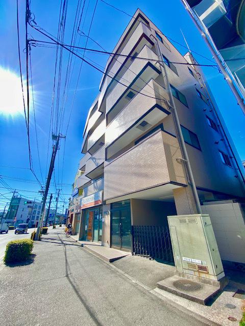 アルファパレス