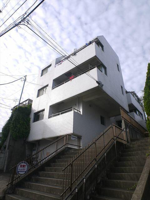 ホワイトハイム杉山境之谷