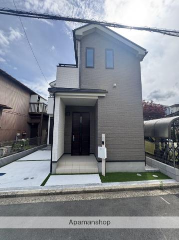 横浜市ブルーライン 弘明寺駅(横浜市営) 徒歩13分  築1年