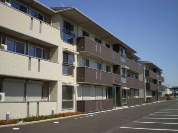 ルーフハウス A