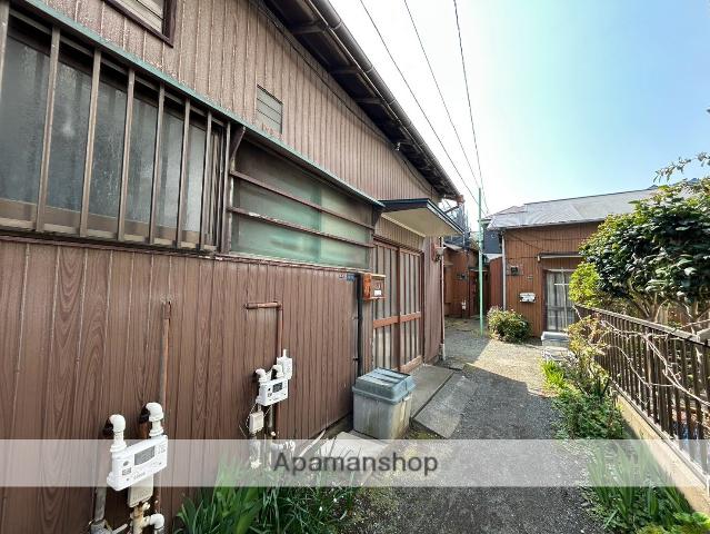 小田急電鉄江ノ島線 藤沢本町駅 徒歩6分  築47年(2K)