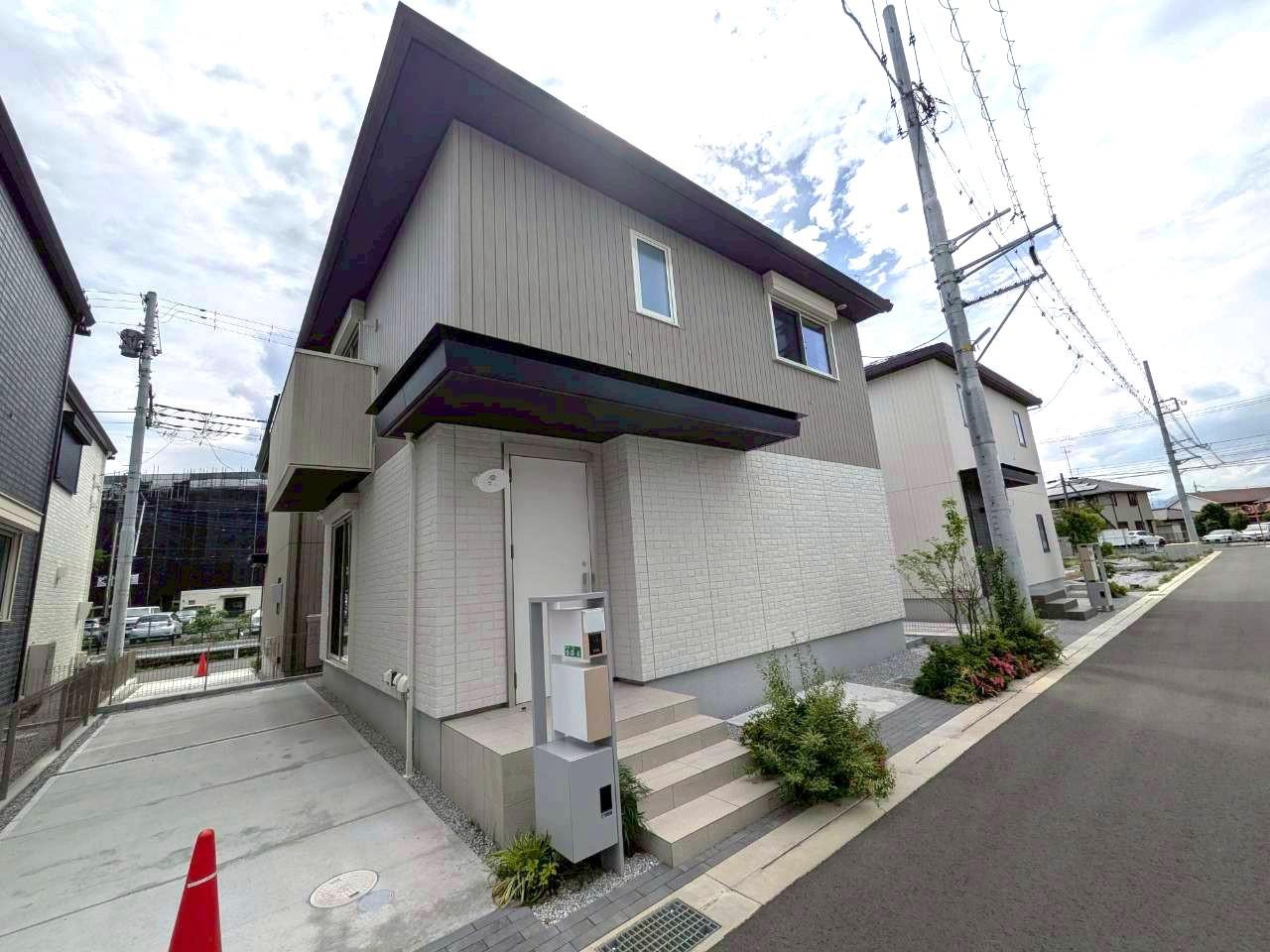 神奈川県厚木市 2階建 築2年