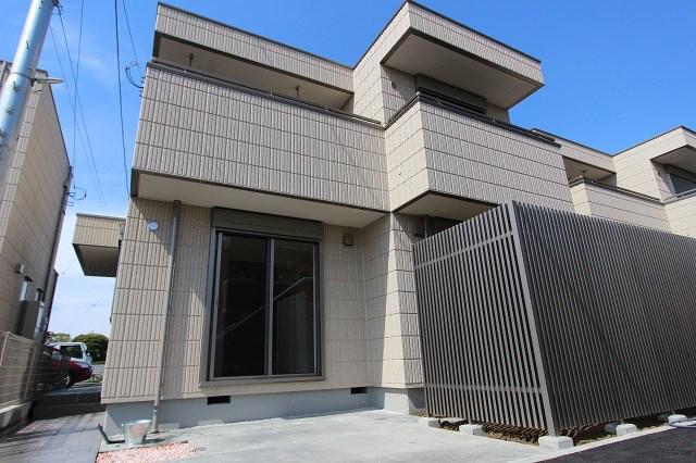 小田急電鉄江ノ島線 藤沢本町駅 徒歩15分  築5年(3LDK)