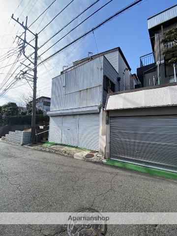 神奈川県藤沢市亀井野の建物