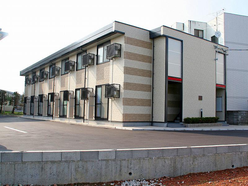 レオパレス新富山A