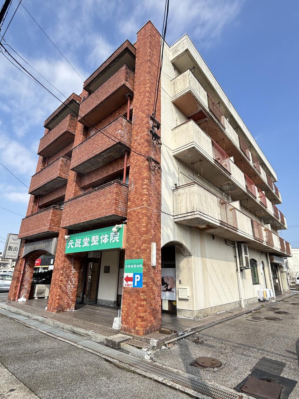 飯山ビル(2LDK/3階)