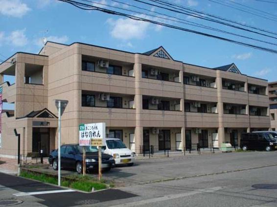富山地鉄富山市内線 南富山駅前駅 徒歩11分 3階建 築17年
