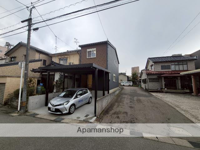 富山地鉄富山市内線 諏訪川原駅 徒歩3分  築1年(3LDK)