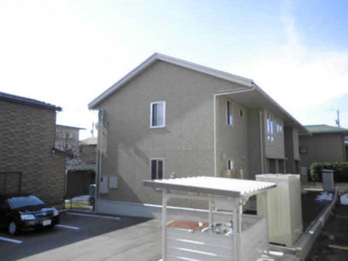 富山地鉄富山市内線 富山大学前駅 徒歩16分 2階建 築16年