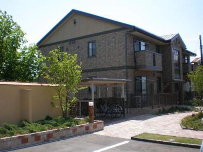 ロイヤルガーデン砺波Ⅱ B