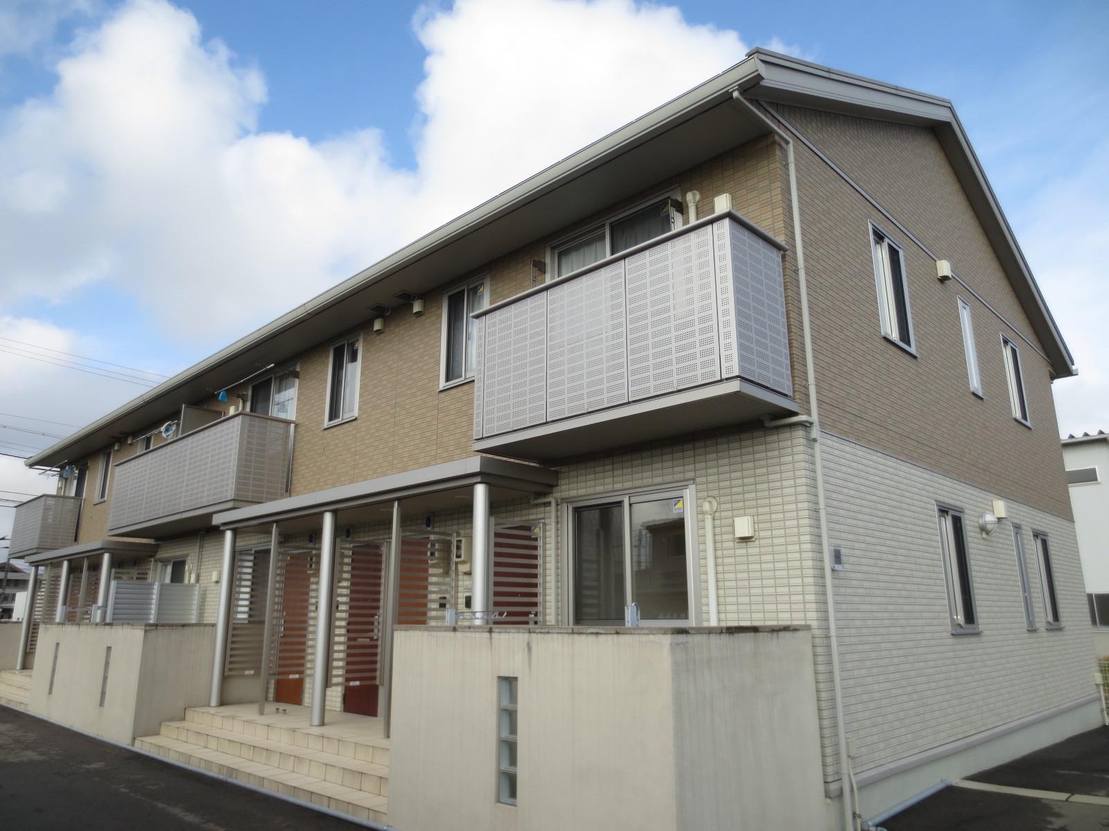 富山県高岡市石瀬の建物