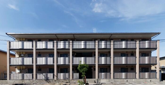 リビングタウン西都A(1K/3階)