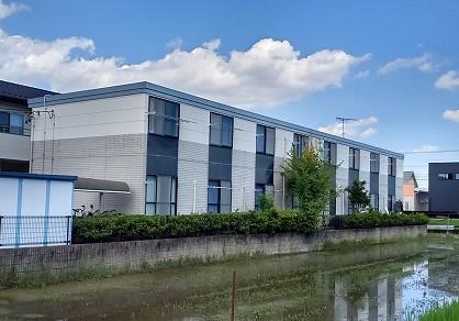 レオパレスウエスト WING