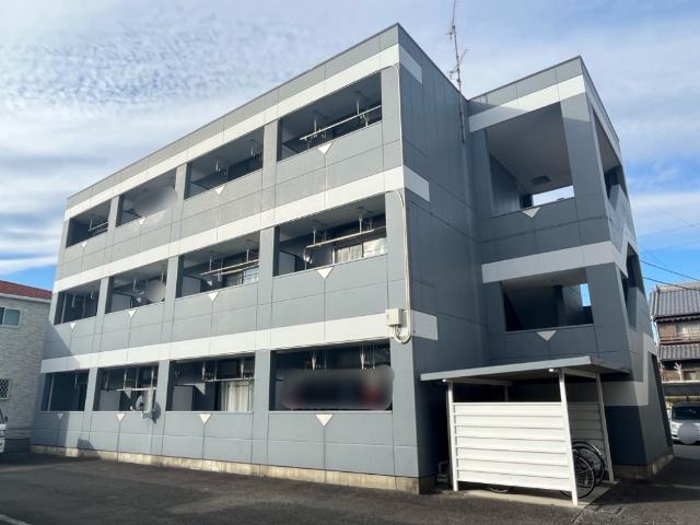 リヴィエールナワ