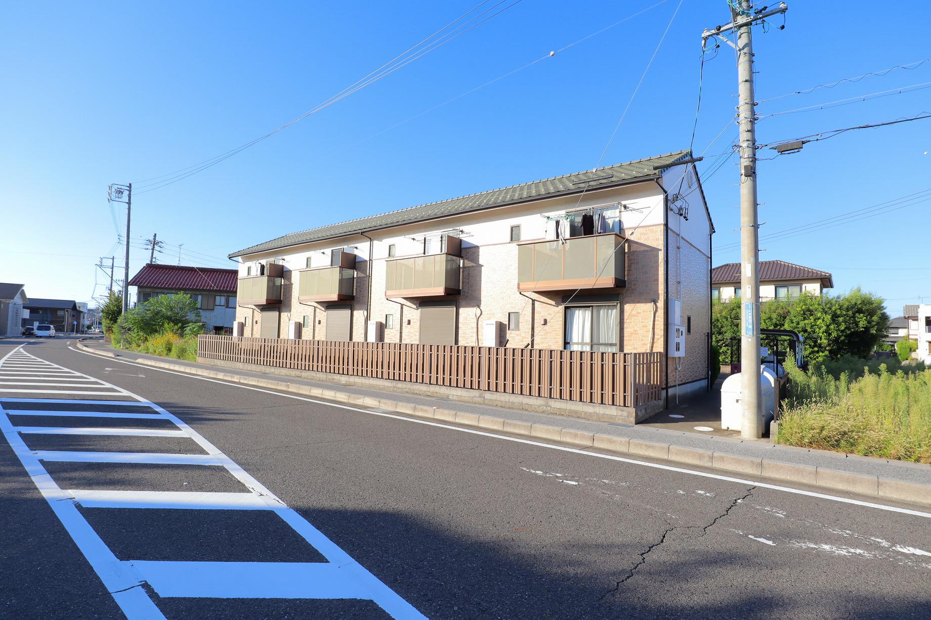 ＥＡＳＴ　ＳＱＵＡＲＥ　０(2LDK)