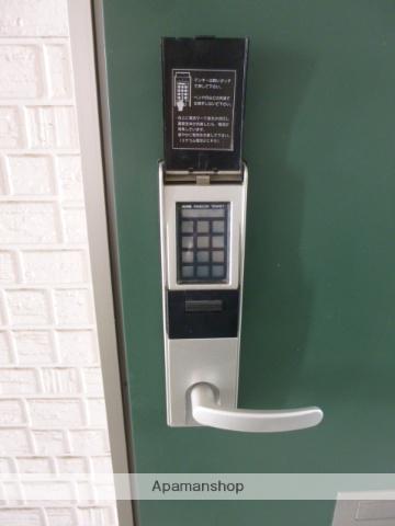 ロイヤルイースト[2階]