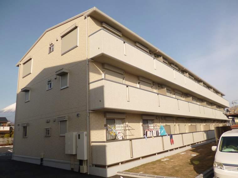 グランデタカオカ B