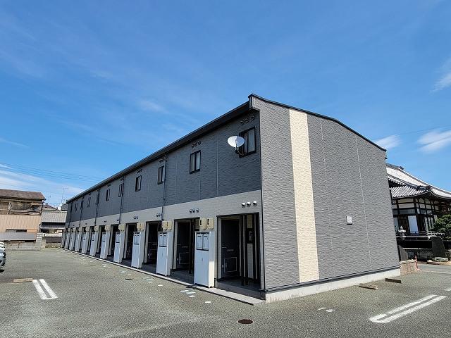 レオパレスパイン ヴィレッジ