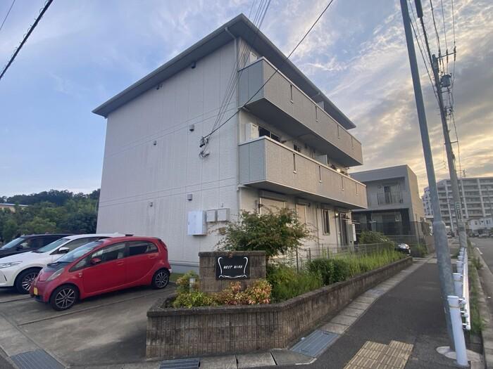 ウエスト WING