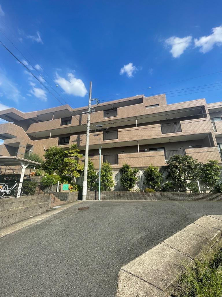 レージュフェイマス