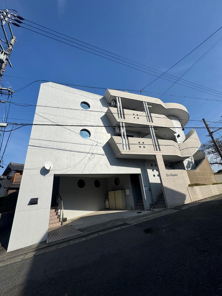 BE-HOUSE