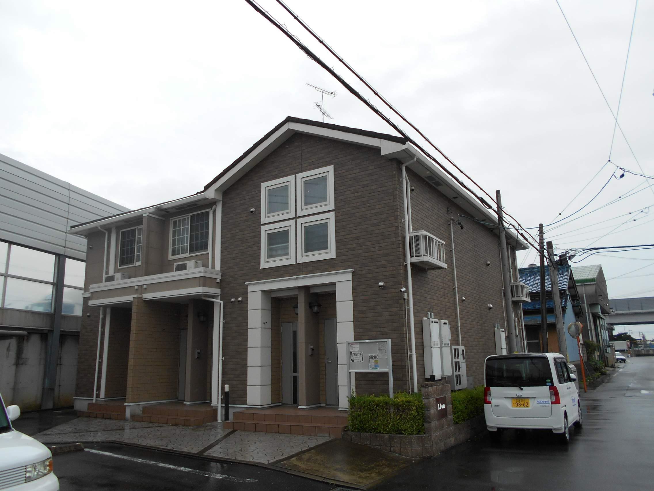 三重県三重郡川越町大字南福崎の建物