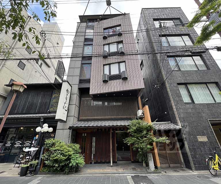 京都府京都市下京区和泉屋町の建物