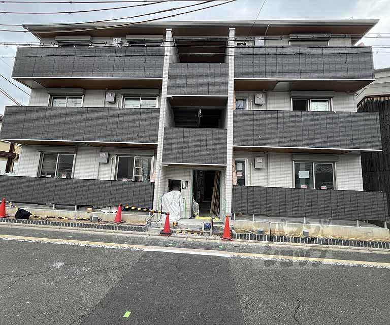 エンラージ西院