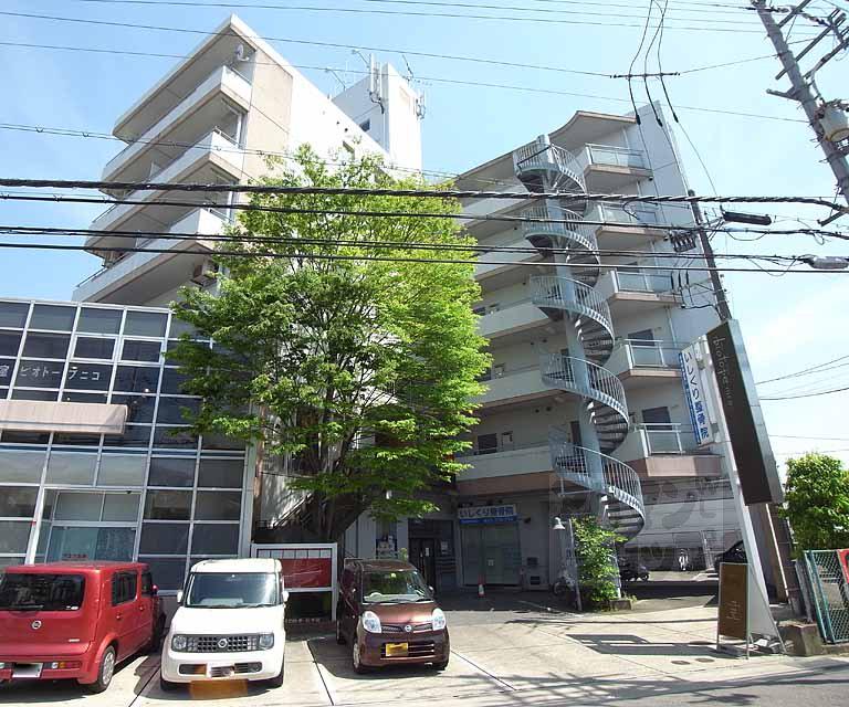 ツーエイトフォービル