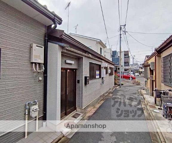 聚楽町２丁目貸家