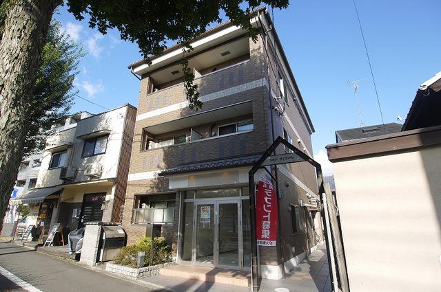 コモド・ヴィアーレ